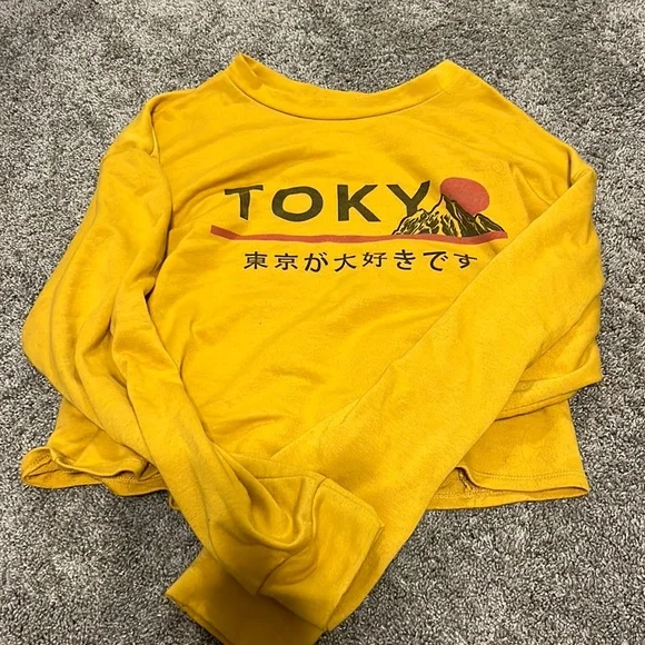 Long sleeve yellow shirt - Picture 1 of 1